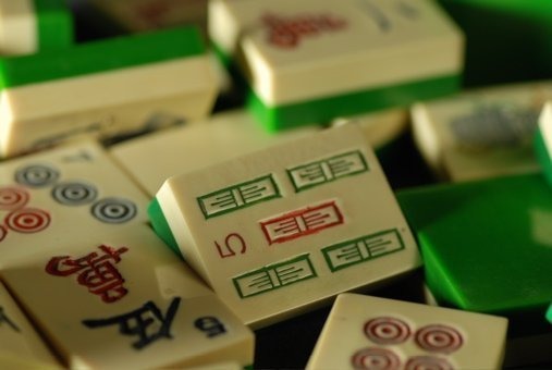 How to Play Mahjong Solitaire For Beginners: Rules & Strategies